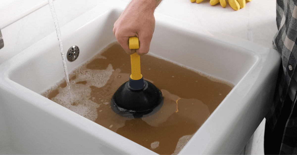6 Mistakes DIYers Make with Unclogging a Sink